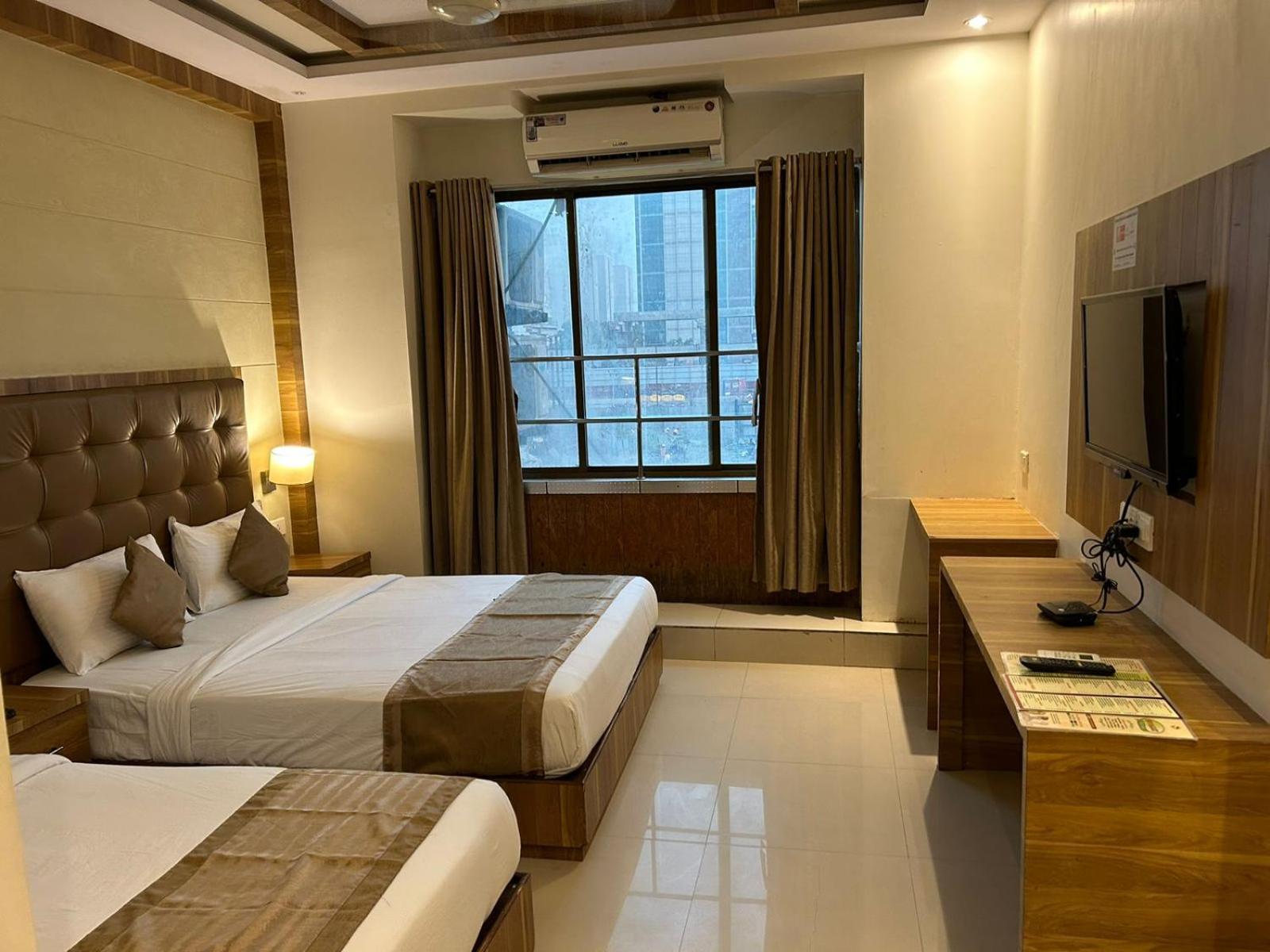 Hotel Bkc Mannat Мумбаи Экстерьер фото