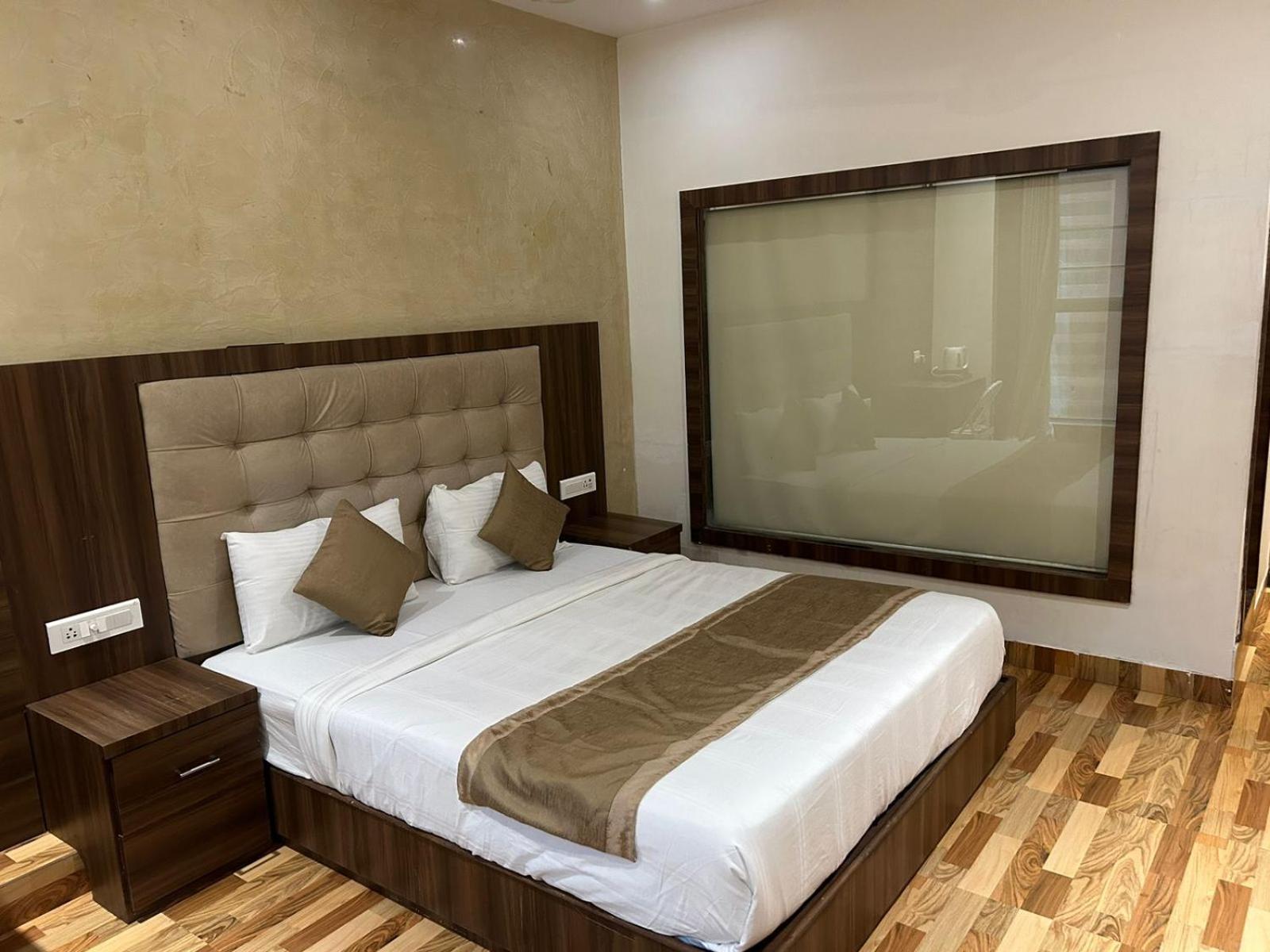 Hotel Bkc Mannat Мумбаи Экстерьер фото